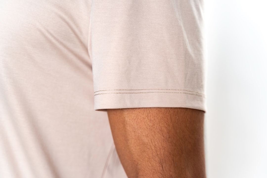 Pijn aan de elleboog door een tennisarm: wat kun je doen?