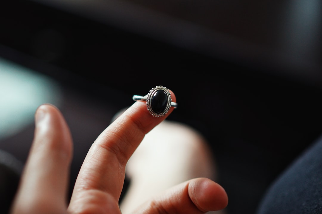 Als je vinger niet meer soepel beweegt: triggervinger uitgelegd