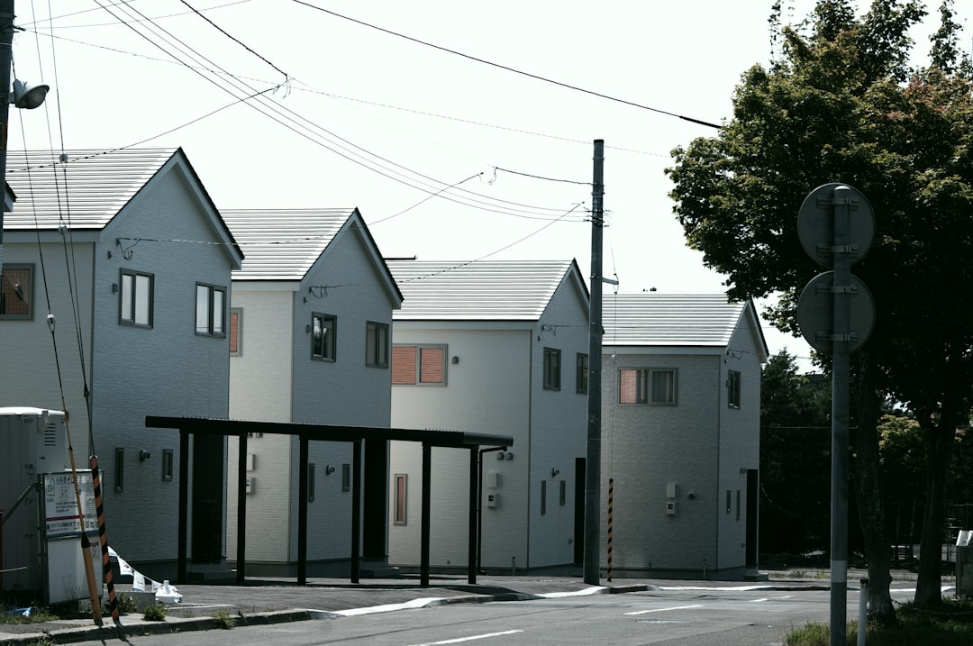 Strakke voortuin ideeën voor een modern rijtjeshuis